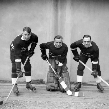 Custom hockey jerseys: Get a vintage look with modern performance fabrics and design